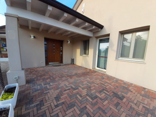 Locale Commerciale in Vendita