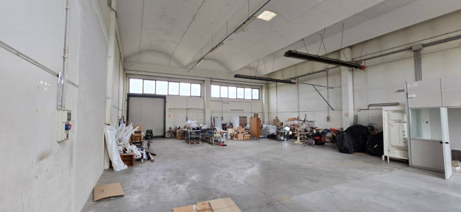 Capannone Industriale in Vendita