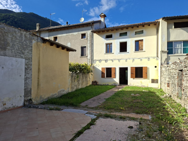 Casa Semindipendente in vendita