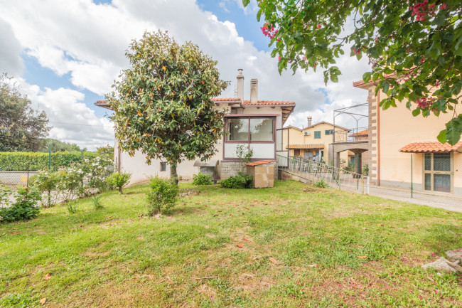 Casa Indipendente in Vendita