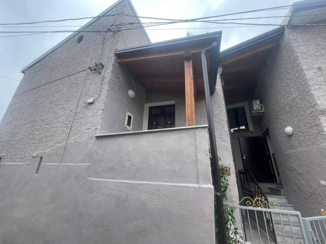 Casa Indipendente in Vendita
