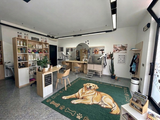 Locale Commerciale in vendita