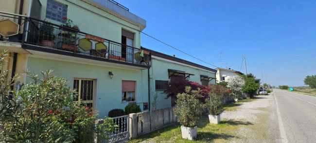 Villetta bifamiliare in Vendita