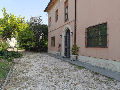 Casa Indipendente in Vendita