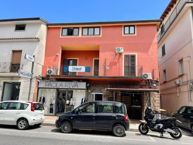 Stabile/Palazzo in Vendita