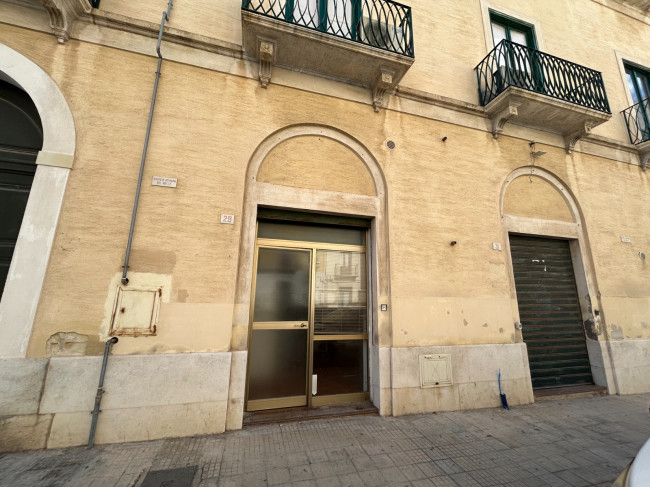 Locale Commerciale in affitto