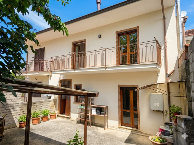 Casa Semindipendente in Vendita