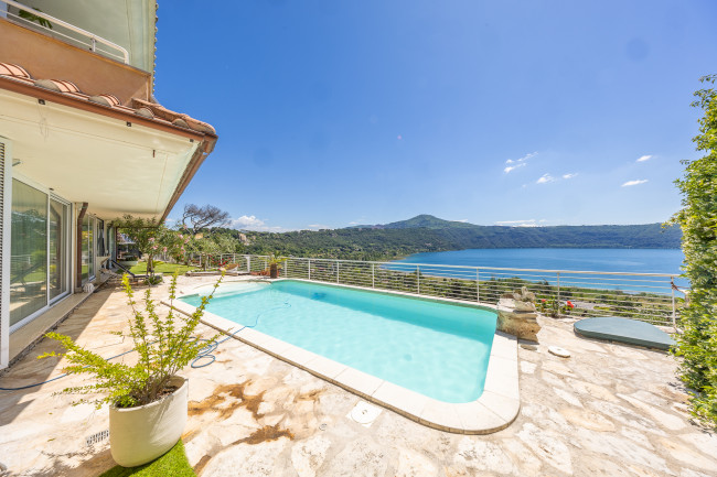 Porzione di villa in Vendita