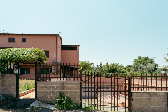 Porzione di villa in vendita