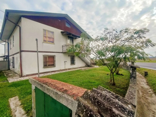 Casa Semindipendente in Vendita