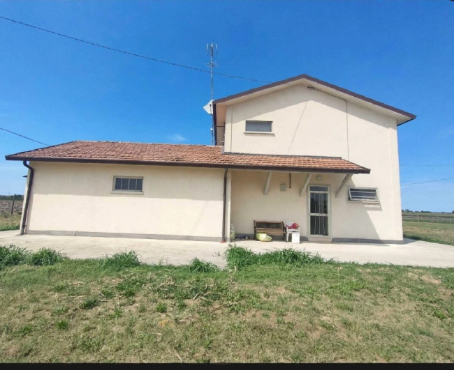 Casa Indipendente in Vendita