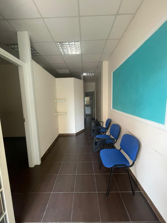 Locale Commerciale in Affitto