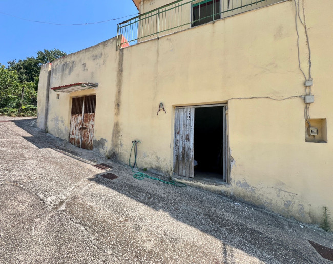 Casa Indipendente in Vendita