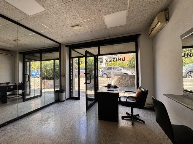 Locale Commerciale in vendita