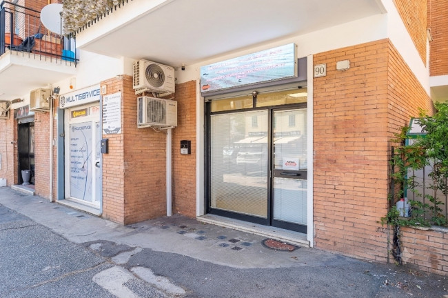 Locale Commerciale in Vendita