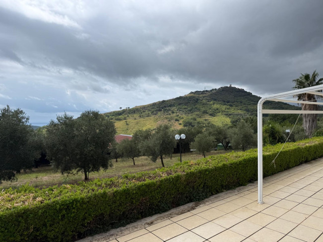 Casa Indipendente in Vendita