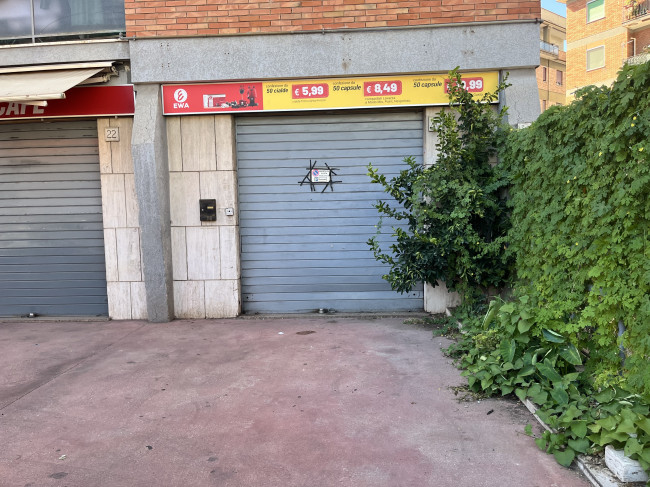 Locale Commerciale in Vendita