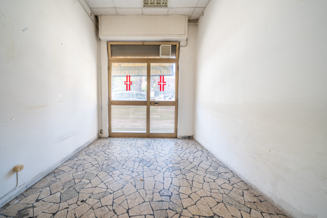 Locale Commerciale in Affitto