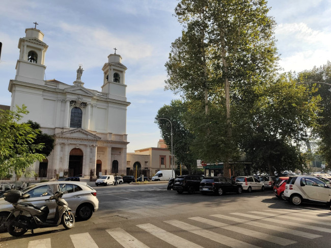 Negozio in Affitto